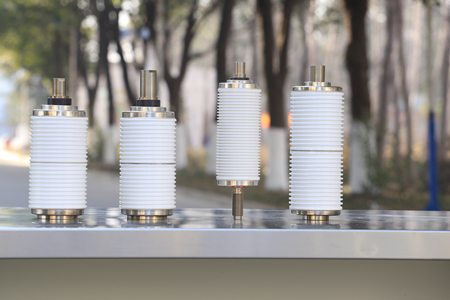 真空開關(guān)管結(jié)構(gòu)及工藝有怎樣的特點(diǎn)和優(yōu)勢？